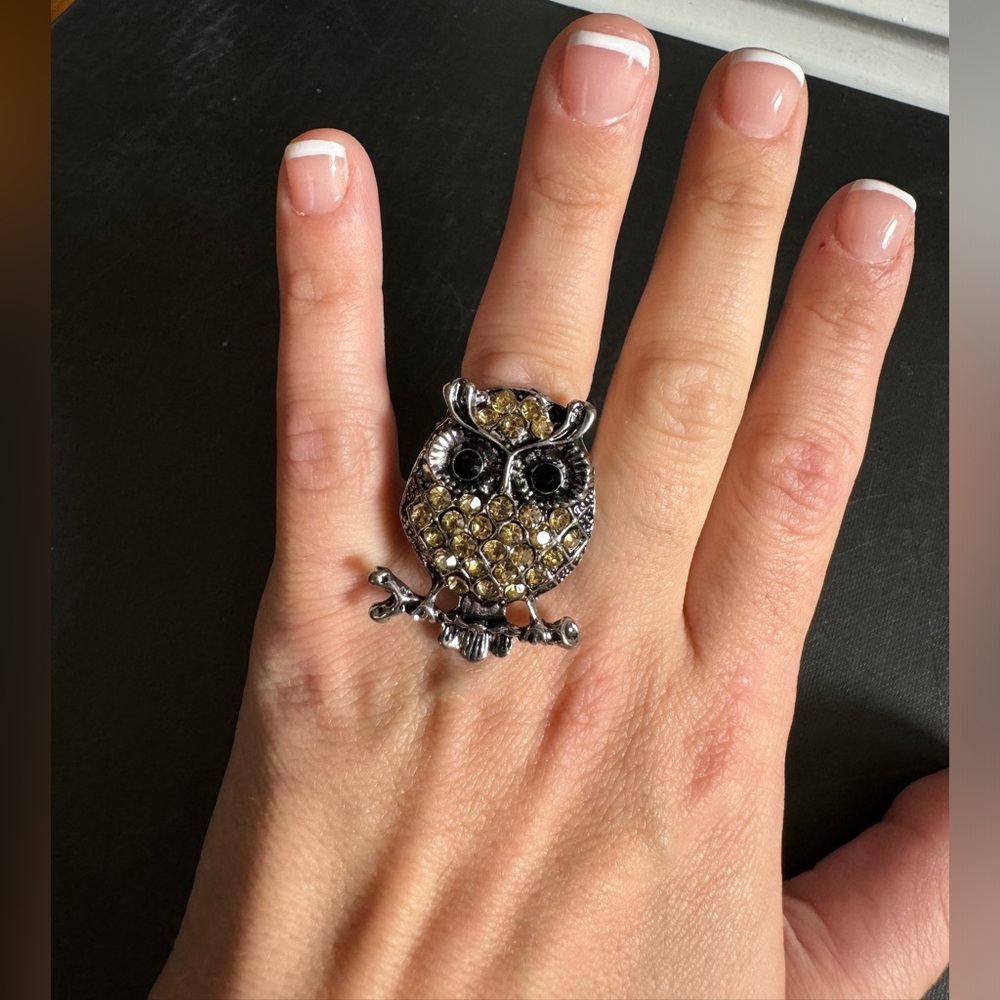 Silver Owl Ring with Rhinestones